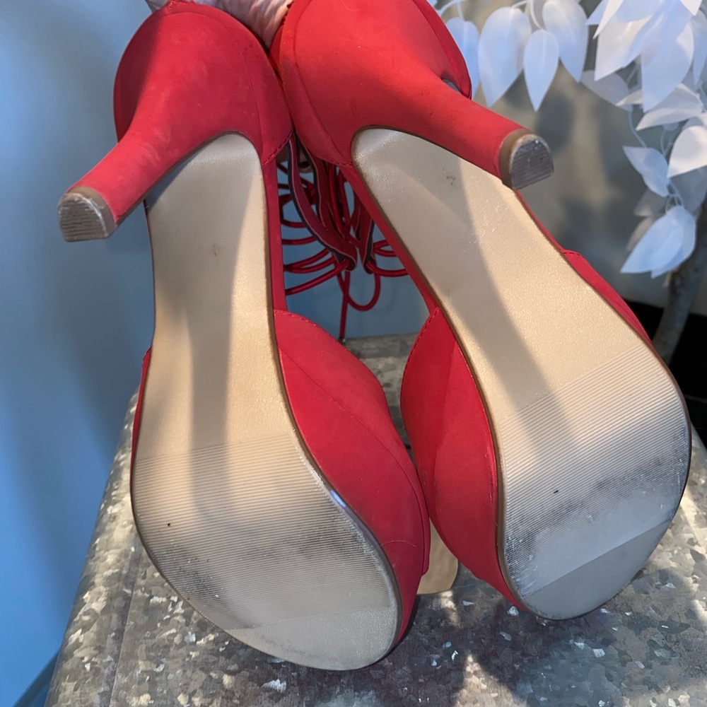 Red Heels - Picture 5 of 6